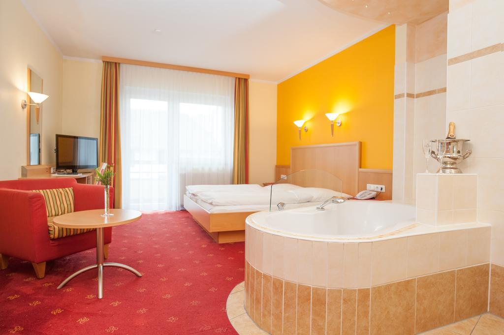 Hotel Zur Post Sankt Valentin Ngoại thất bức ảnh